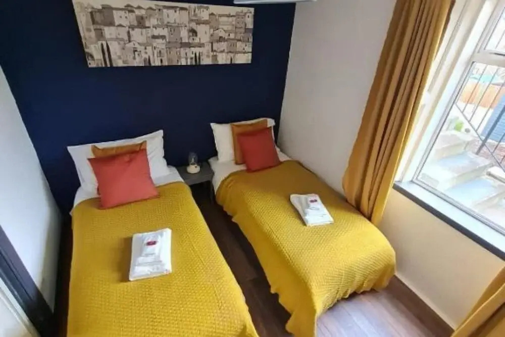 1 Bedroom Scottish Cottage-on Street Parking
