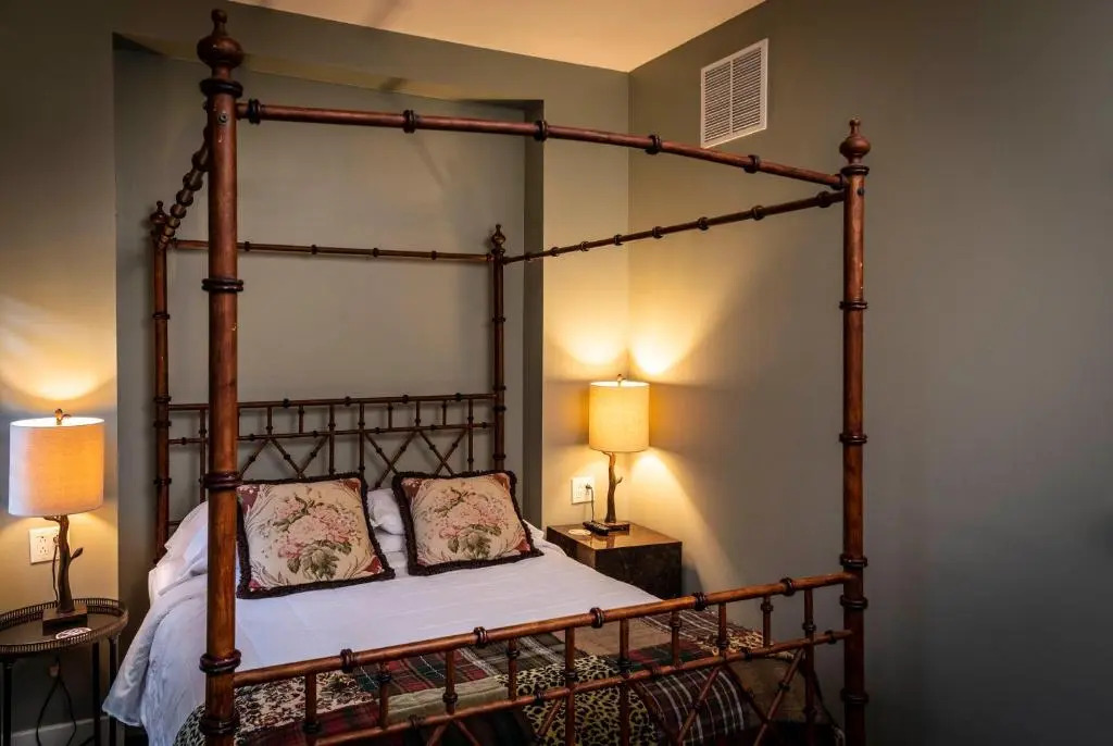 Hotel Broad Ripple