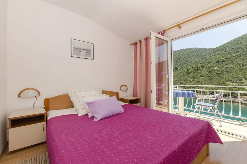 Apartments Dinko