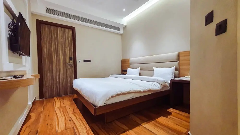 Aura Rooms
