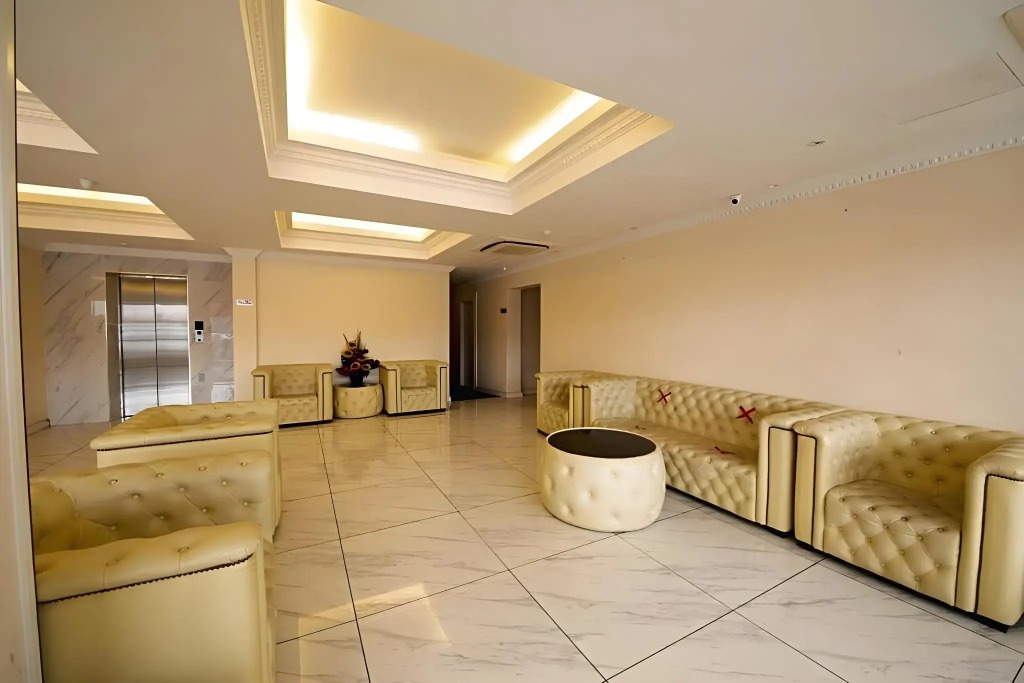 Ritzton Hotel