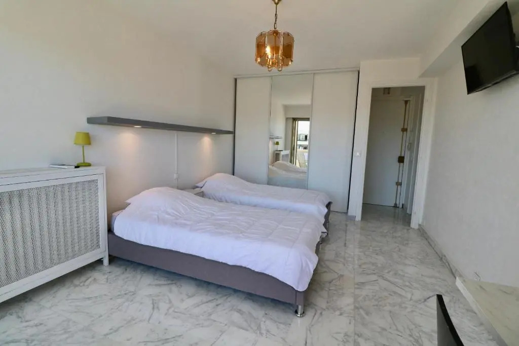2 bedroom & studio Palais Royal 2 mins from Croisette and Carlton
