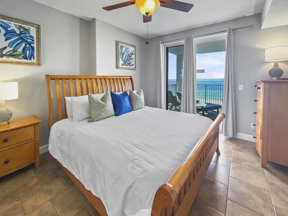 Ocean Ritz-501 4 Bedroom Condo by RedAwning