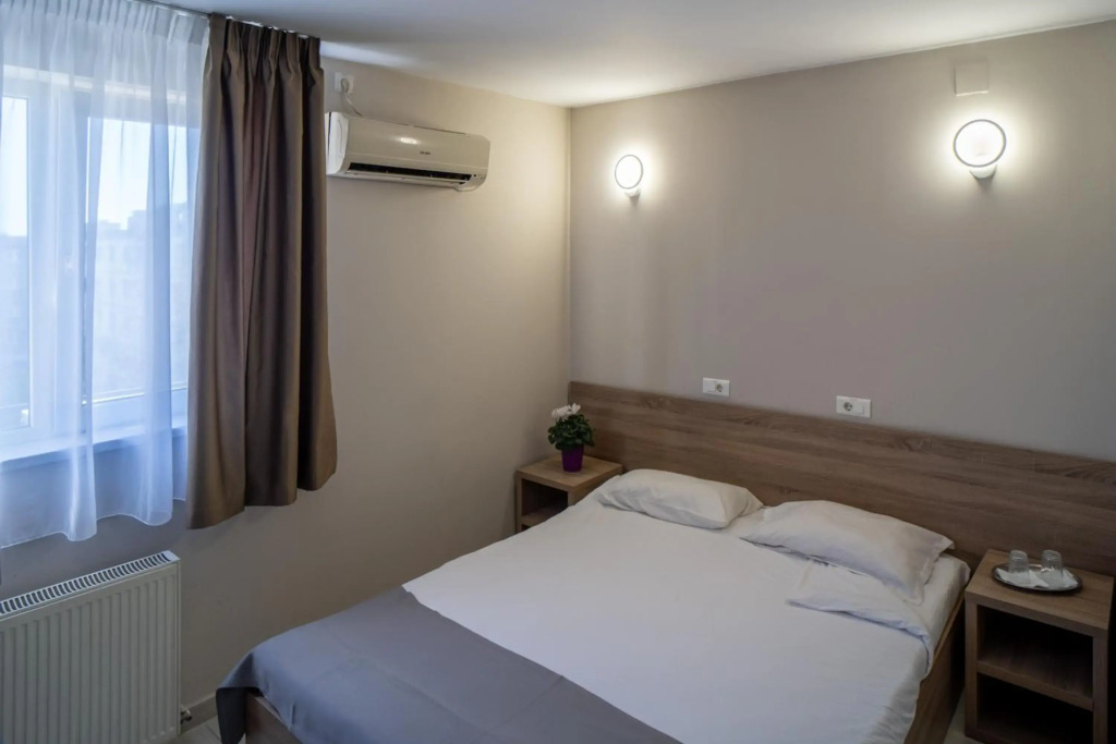 City Hotel