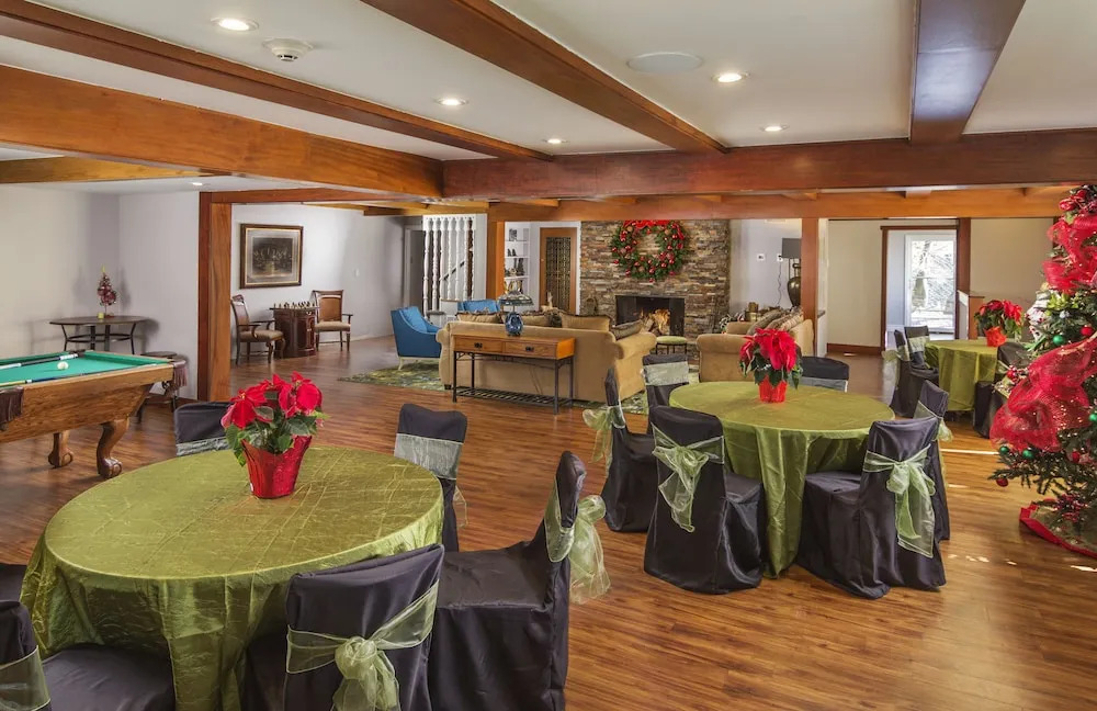 The Sky View Inn