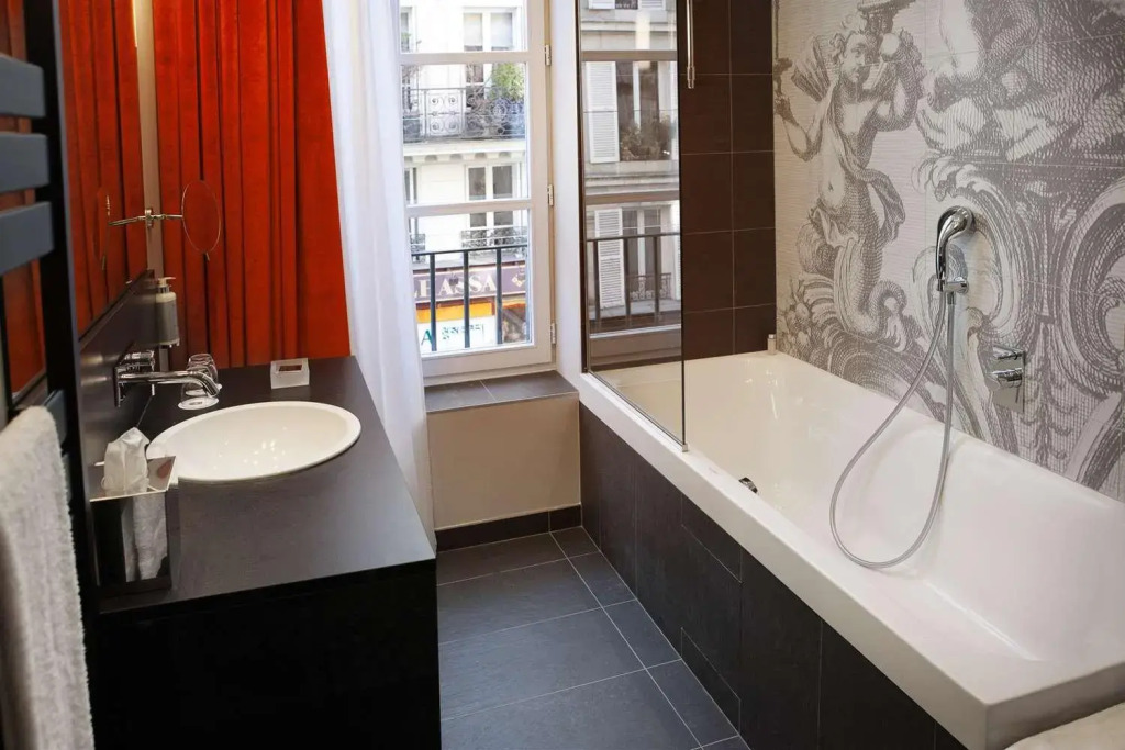 Hotel La Lanterne & Spa By Timhotel