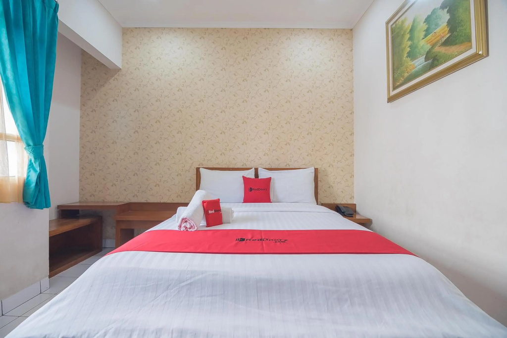 RedDoorz at Amellia Pasteur Bandung