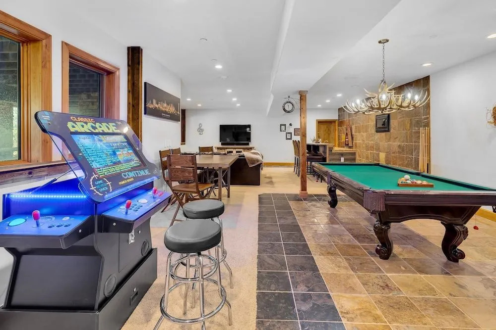 Majestic Lodge Retreat Amenities & Views