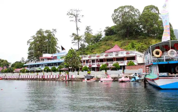 Darma Agung Beach Parapat