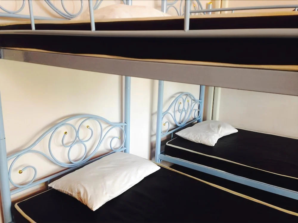 The Living Place 3 - Hostel