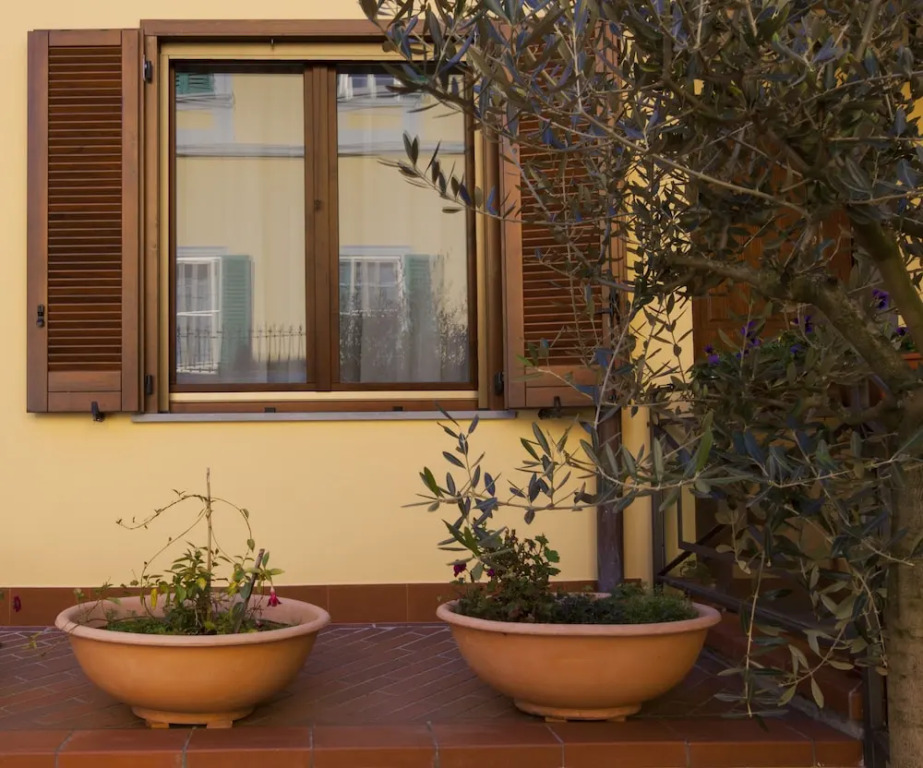 The Golden House Florence Suite