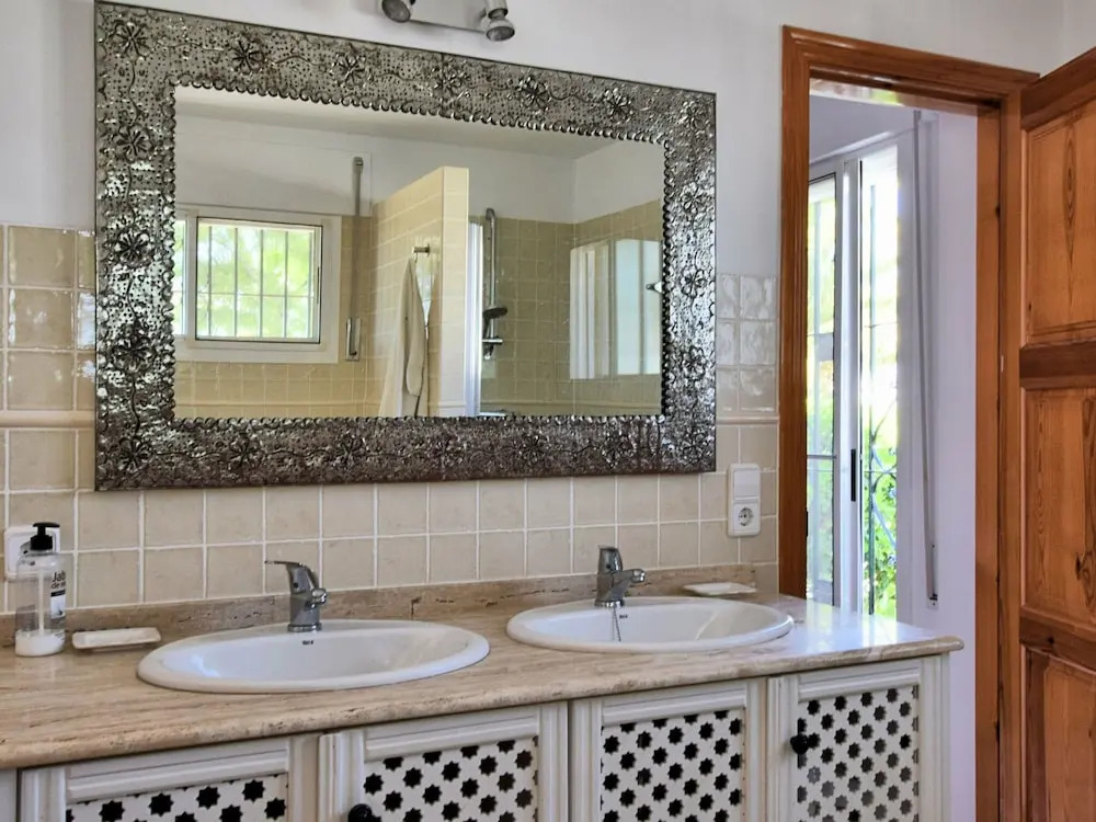 Villa in Sayalonga with Private Pool