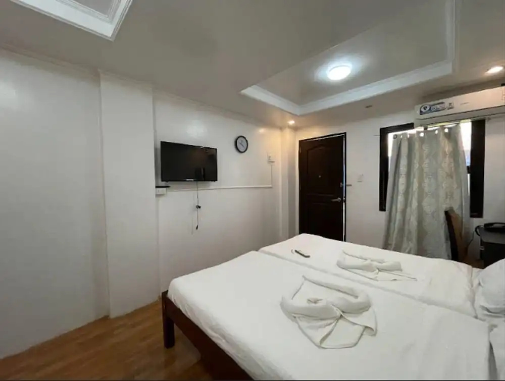 Pilot Hotel