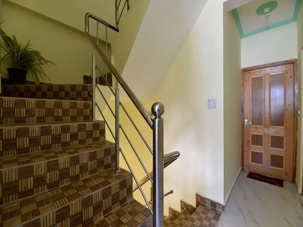 OYO 8648 Kyipo Khang Cottage BnB