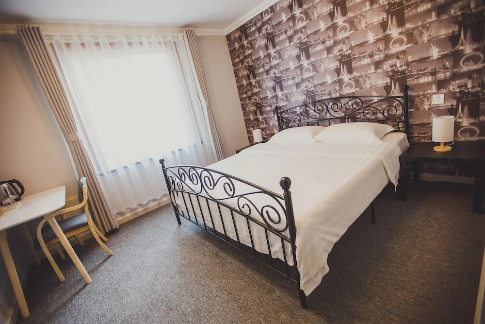 White Horse Times Hotel