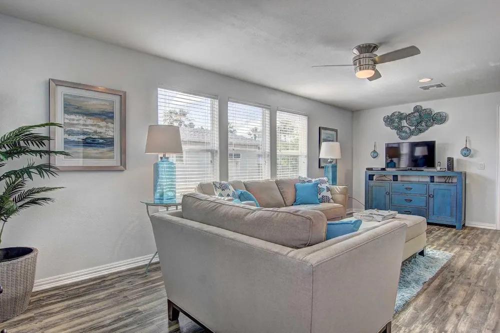 The Blue Pearl - 2 Br Home