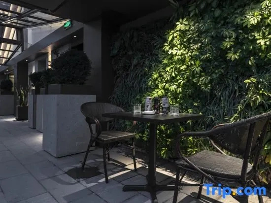 Jishang Hotel (Kunming Nanping Pedestrian Street Jinma Bijifang Branch)