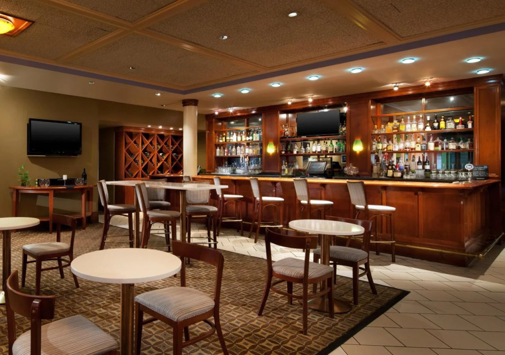 Four Points by Sheraton Bakersfield