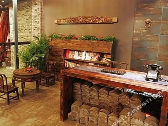 Moshang Huakai Hostel