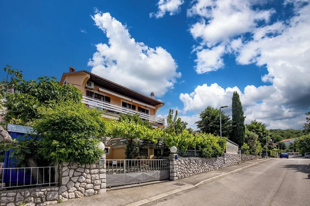 Kostrena Apartment Maja
