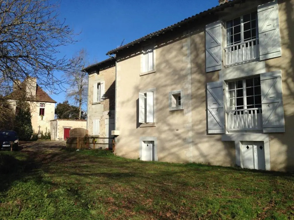 Gîte Annesse-et-Beaulieu, 5 pièces, 8 personnes - FR-1-616-199