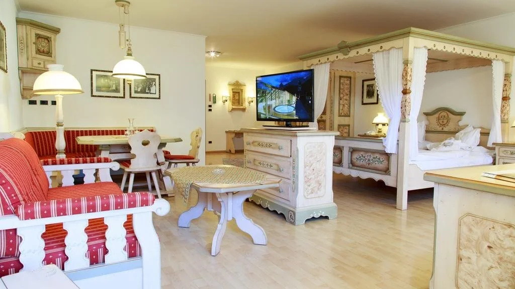 Hotel Cavallino Bianco - Weisses Roessl