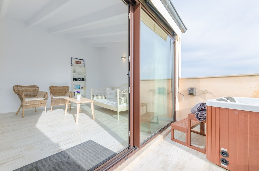 Es Reco in Costitx With 2 Bedrooms and 2 Bathrooms
