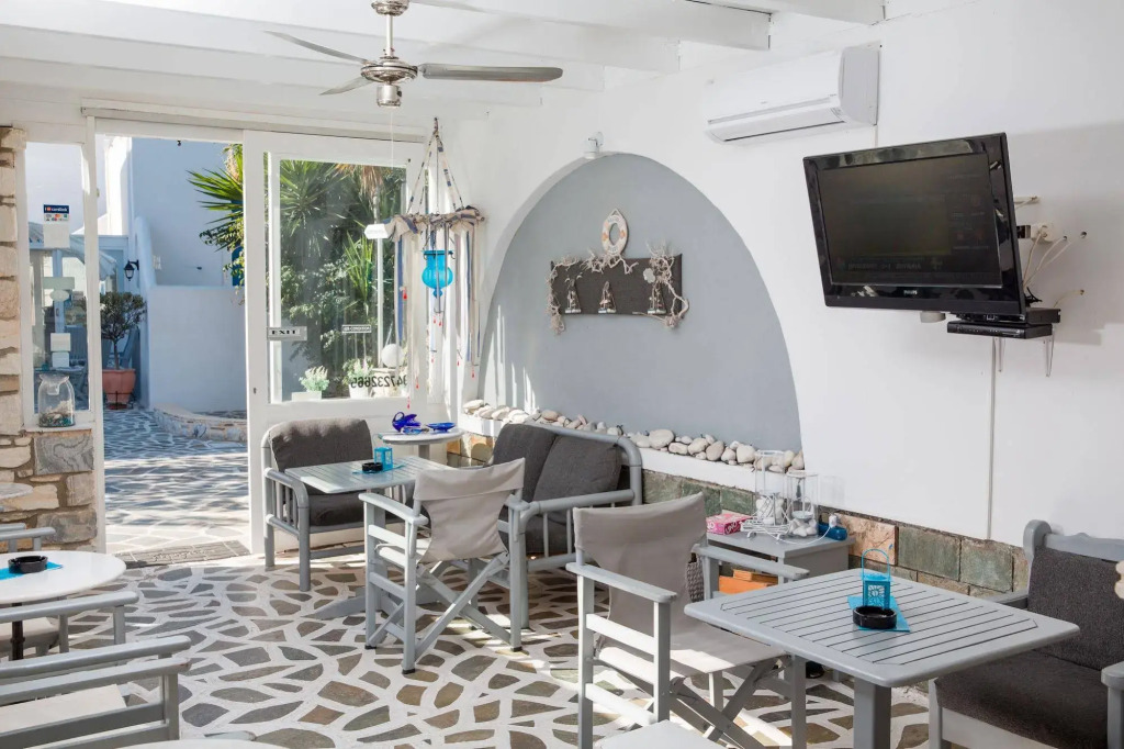 Zoumis Residence