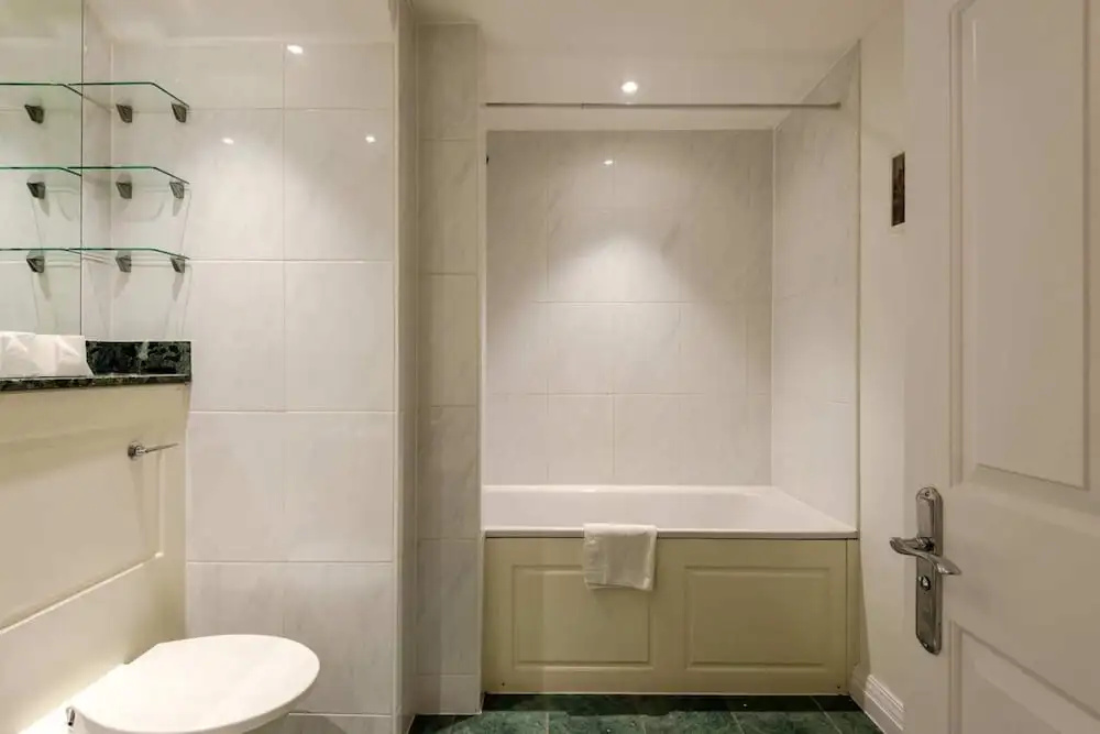 Central 2BR Home in Heart of Kensington, 4 Guests