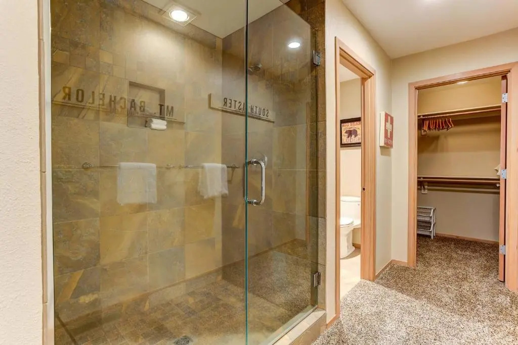 22 Eaglewood Condo