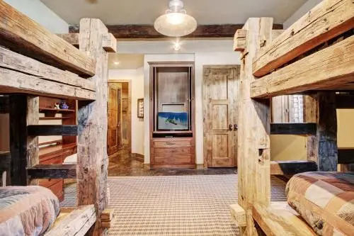 Ski Bridge Lodge - Ski In / Ski Out