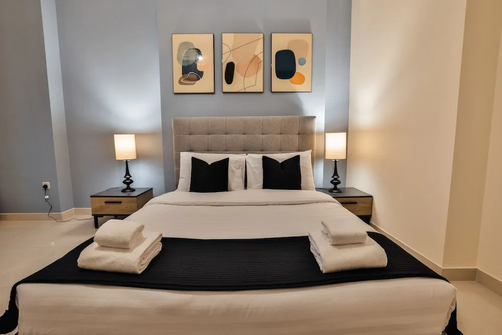 Luxury Apartments Business Bay Gym-Pool-Parking by Sojo Stay