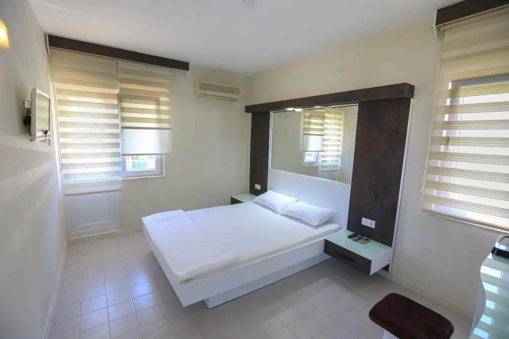Otel Albos