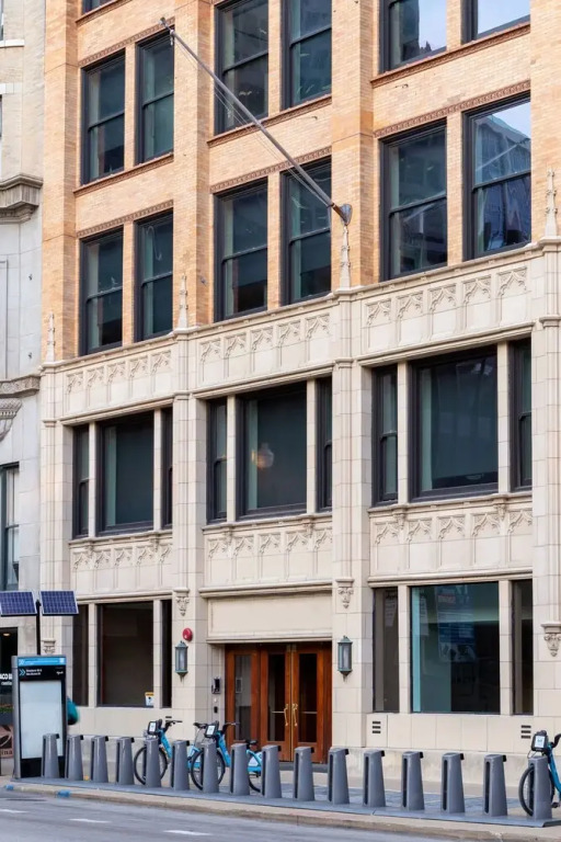 Charming 1BR at The Plymouth by Sonder