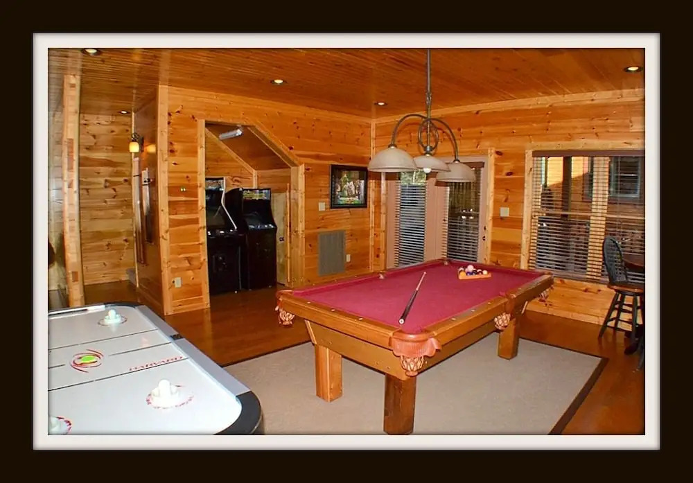 Resort Way Cabin 808 - 2 Br cabin by RedAwning
