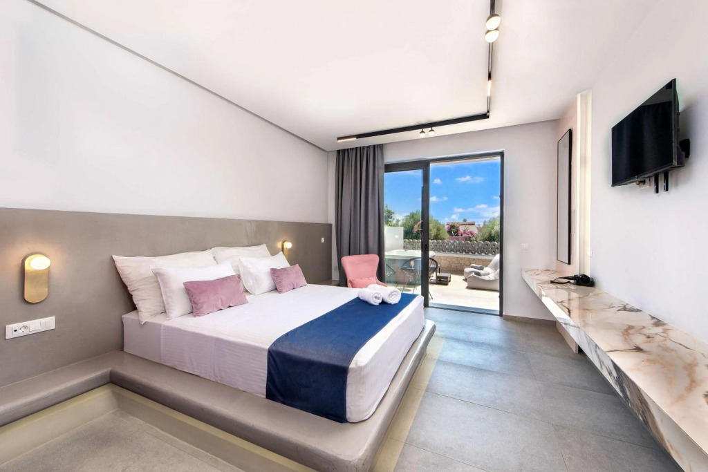 Madison Boutique, Faliraki