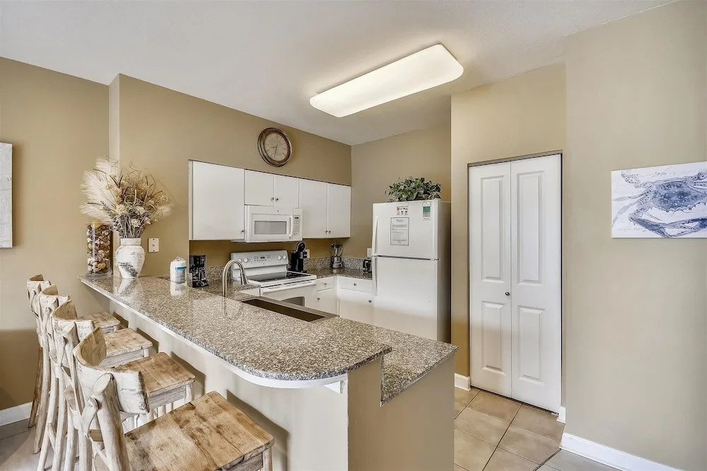 Shores of Panama 1804 - 2 Bedroom + Bunkroom . Updated! Free Fun. 2 Condo by RedAwning
