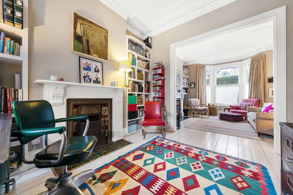 Colourful on Ormiston Grove