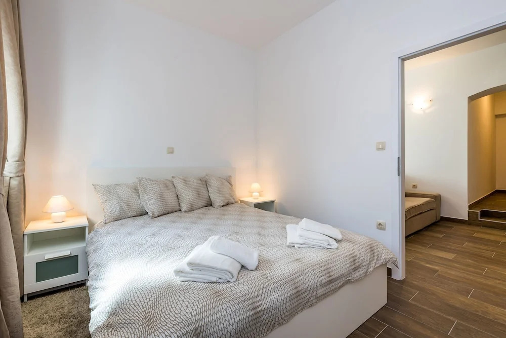 Apartments Makora