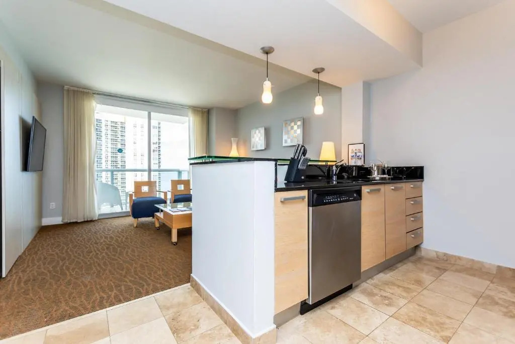 Marenas Resort Sunny Isles 25 Floor Ocean view 1/1