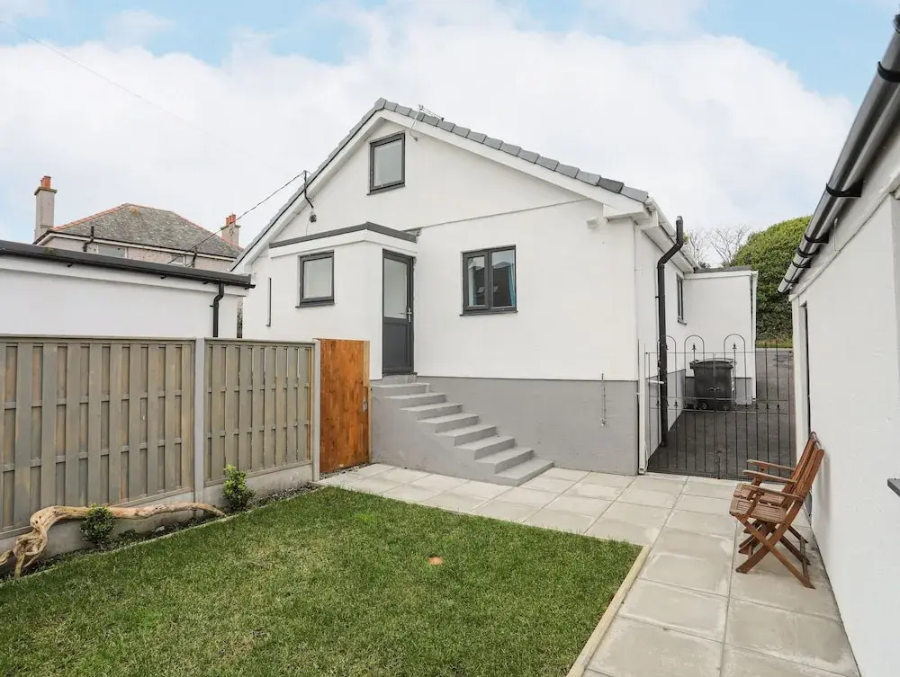 Clydfan, No 1 Trearddur Road