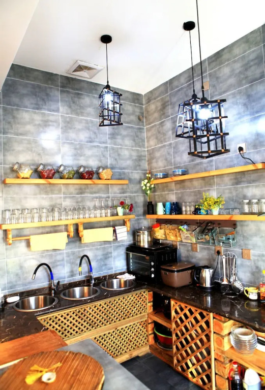 Carpenter's Rustic Courtyard-Great Wall