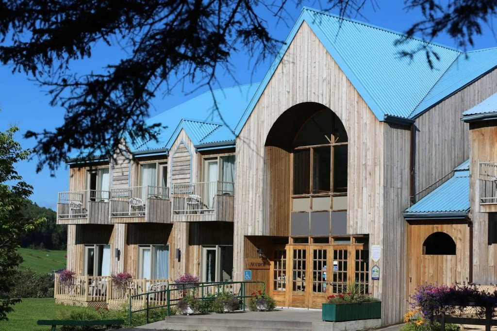 BATTURES Hotel Fjord Saguenay