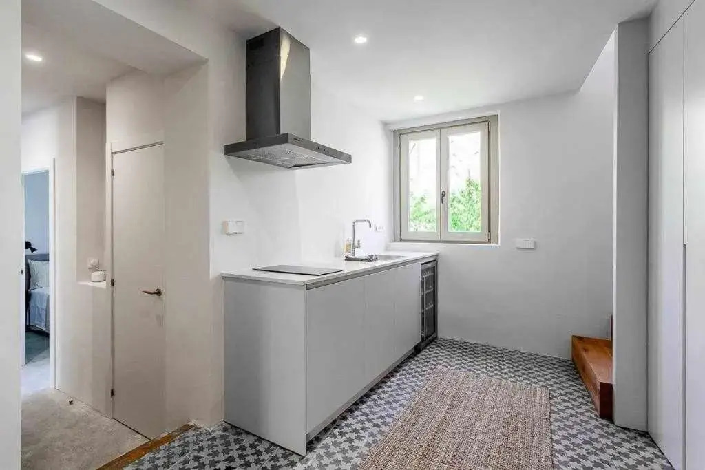 Velo Vern 3 Luxury penthouse w views of city wall