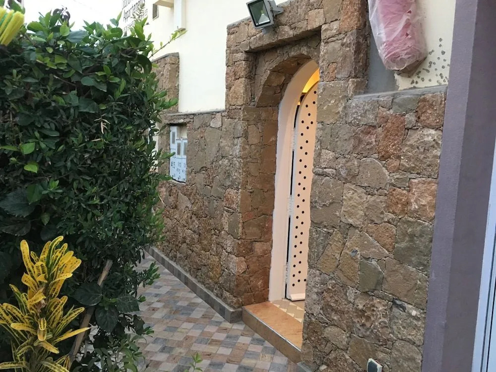 Europa mirlef t aventur Guest House