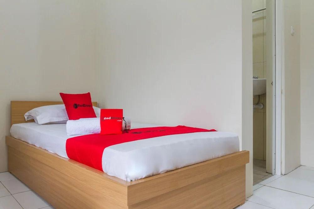 RedDoorz near Universitas Siliwangi Tasikmalaya