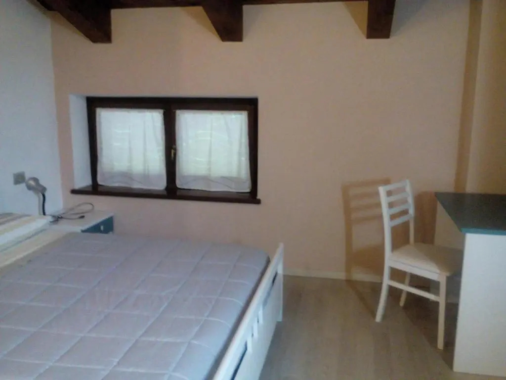 Vite diPinte 1 bilocale in langa