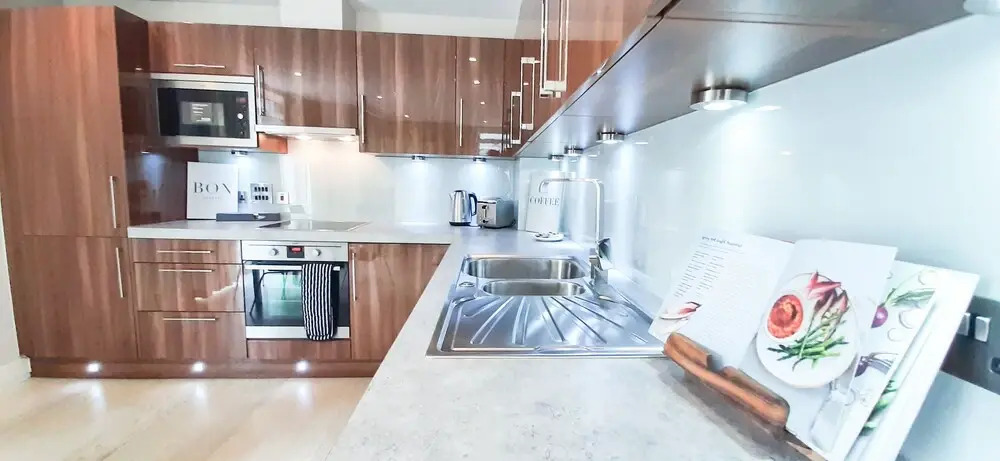 Two Bed Serviced Apt in Old Street