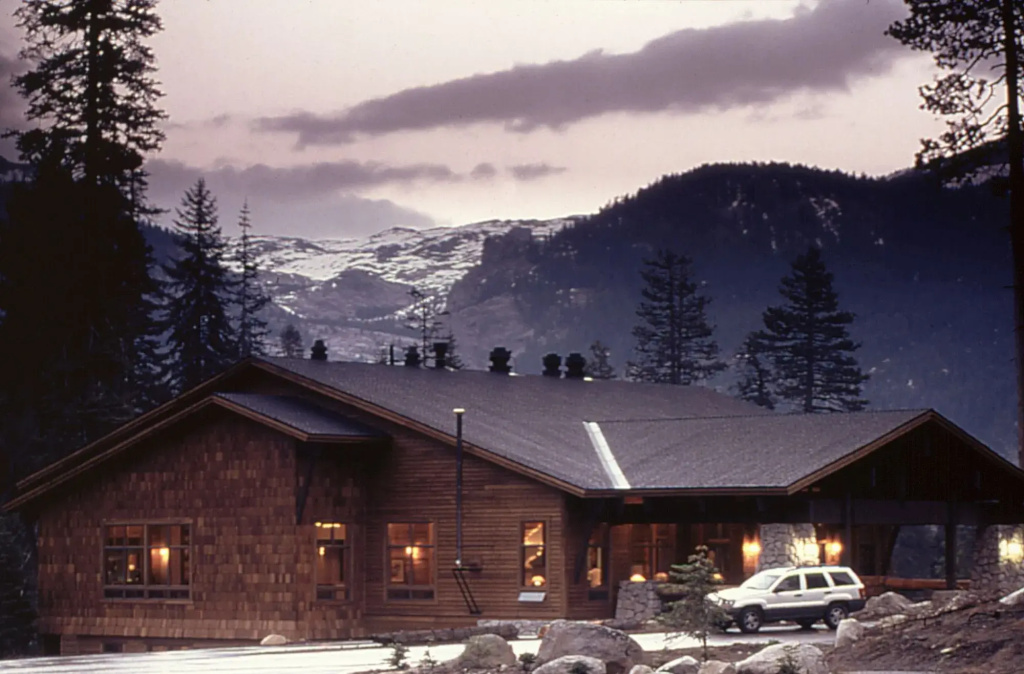 Wuksachi Lodge