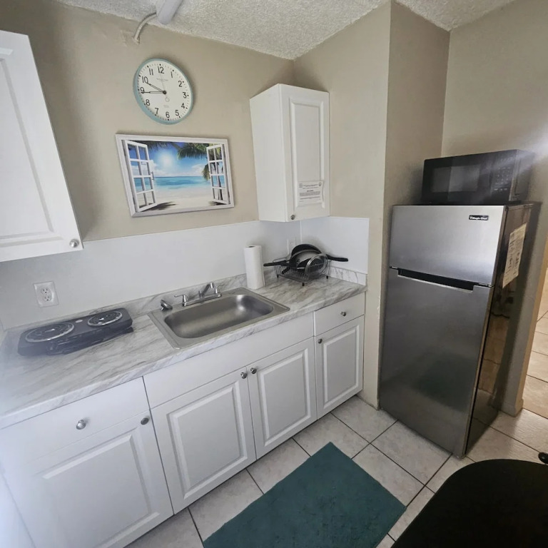 Sebastian Inn and Suites